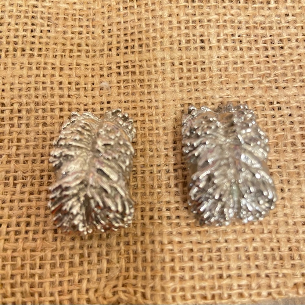 Vintage Art Deco Silver Pointy Feathers Raised Half Circular Pierced Earrings.
